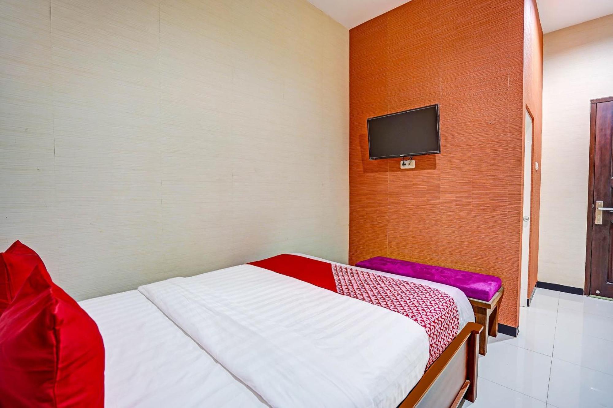 Oyo 90889 Dkb Residence Surabaya Exterior photo